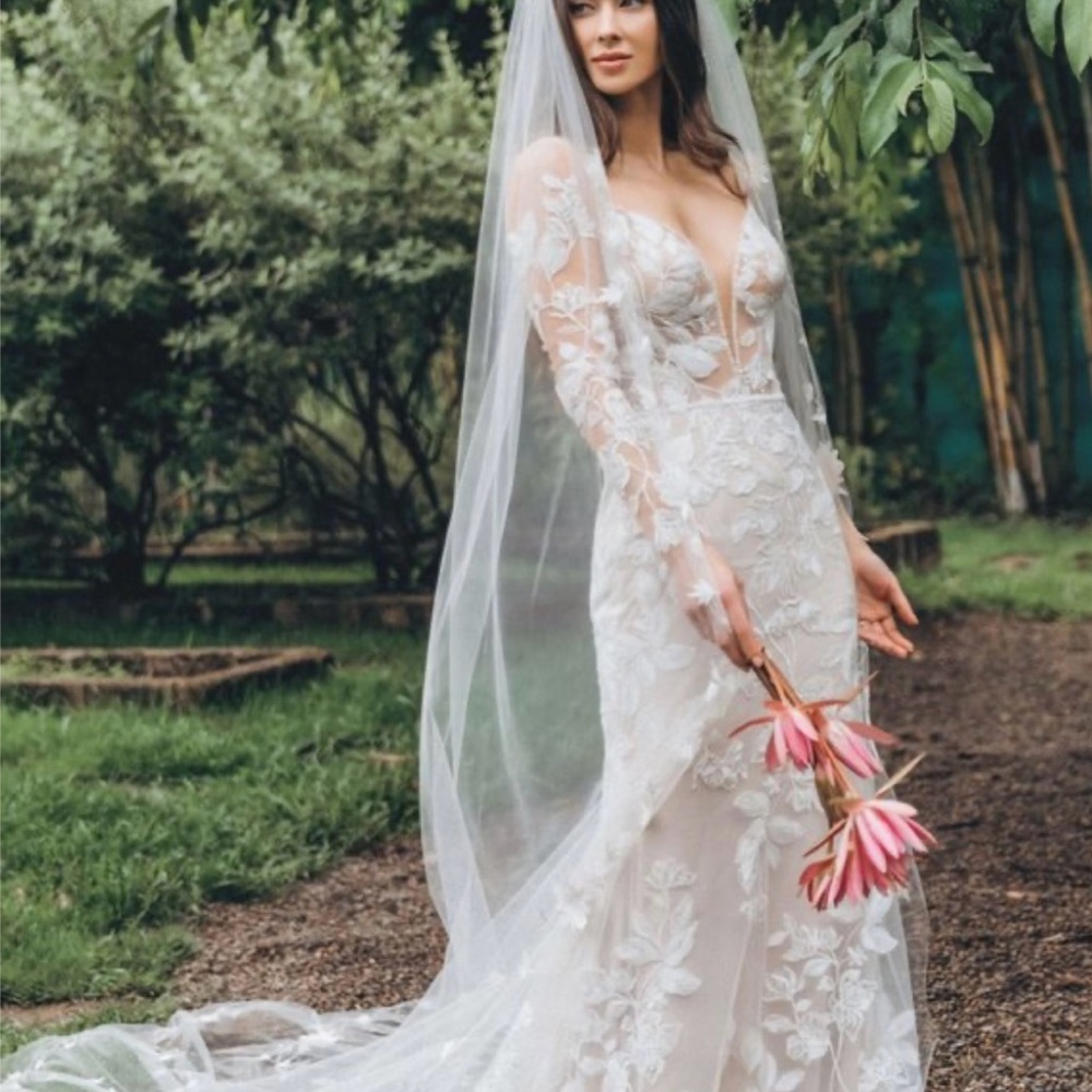 Wtoo Ivory Floral Lace Wedding Dress